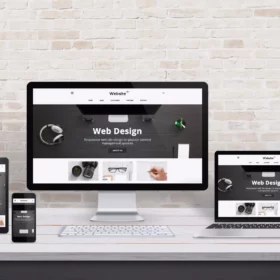 Site Web affiché sur ordinateur, tablette, smartphone et ordinateur portable